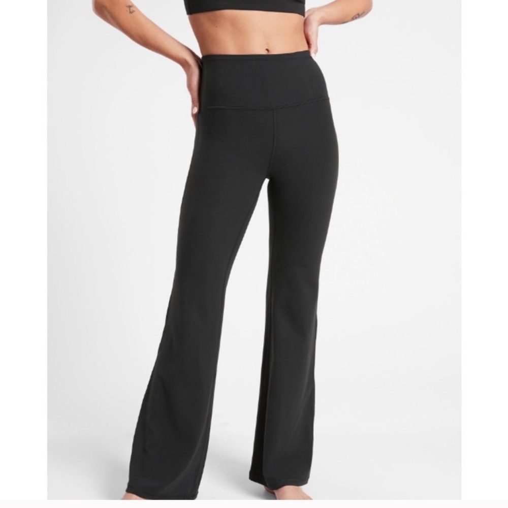 Athleta Elation Flare Pant Size Small